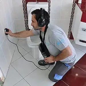 Su kaçağı tespiti Esenyurt firması olarak su kaçağını kameralı makinelerle noktasal olarak buluyoruz. Esenyurt’ta son yıllarda artan inşaatlarda su tesisatı sorunları sürekli yaşanmaktadır. Yeni olmasına rağmen su arızası oluşmasının temel nedenleri kalitesiz malzeme ve hatalı işçilik uygulamaları yer almaktadır.