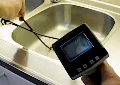 Tıkanmış lavabo nasıl açılır sorusuna binlerce defa 30 dk içinde yanıt veren tıkanıklık açma firması olarak 7/24 Asya ve Avrupa yakasında tüm ilçelere kırmadan özel tıkanıklık açma robotu ile hizmet veriyoruz. 25+ yıllık tecrübemizle İstanbul su tesisatçısı olarak tıkanıklık açma servisimiz eğer sorunu çözemezse kesinlikle ücret almıyor.